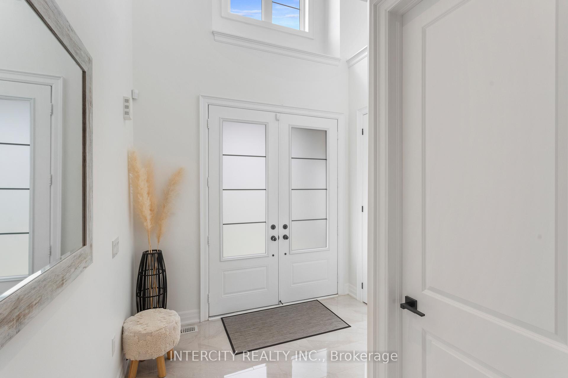 Photo 6 of 579 Kleinburg Summit Way, Vaughan, Kleinburg — HOMEH