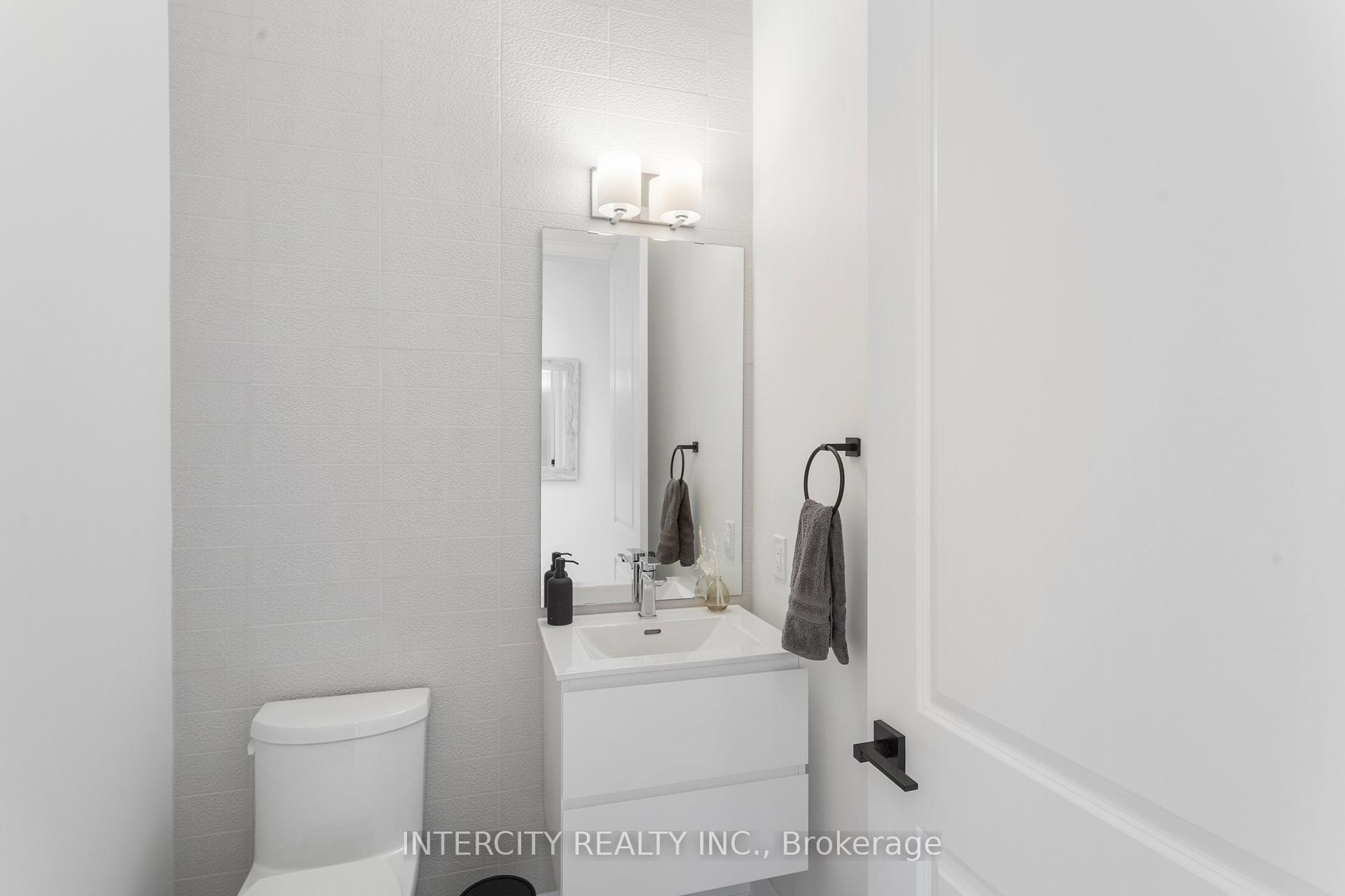 Photo 7 of 579 Kleinburg Summit Way, Vaughan, Kleinburg — HOMEH
