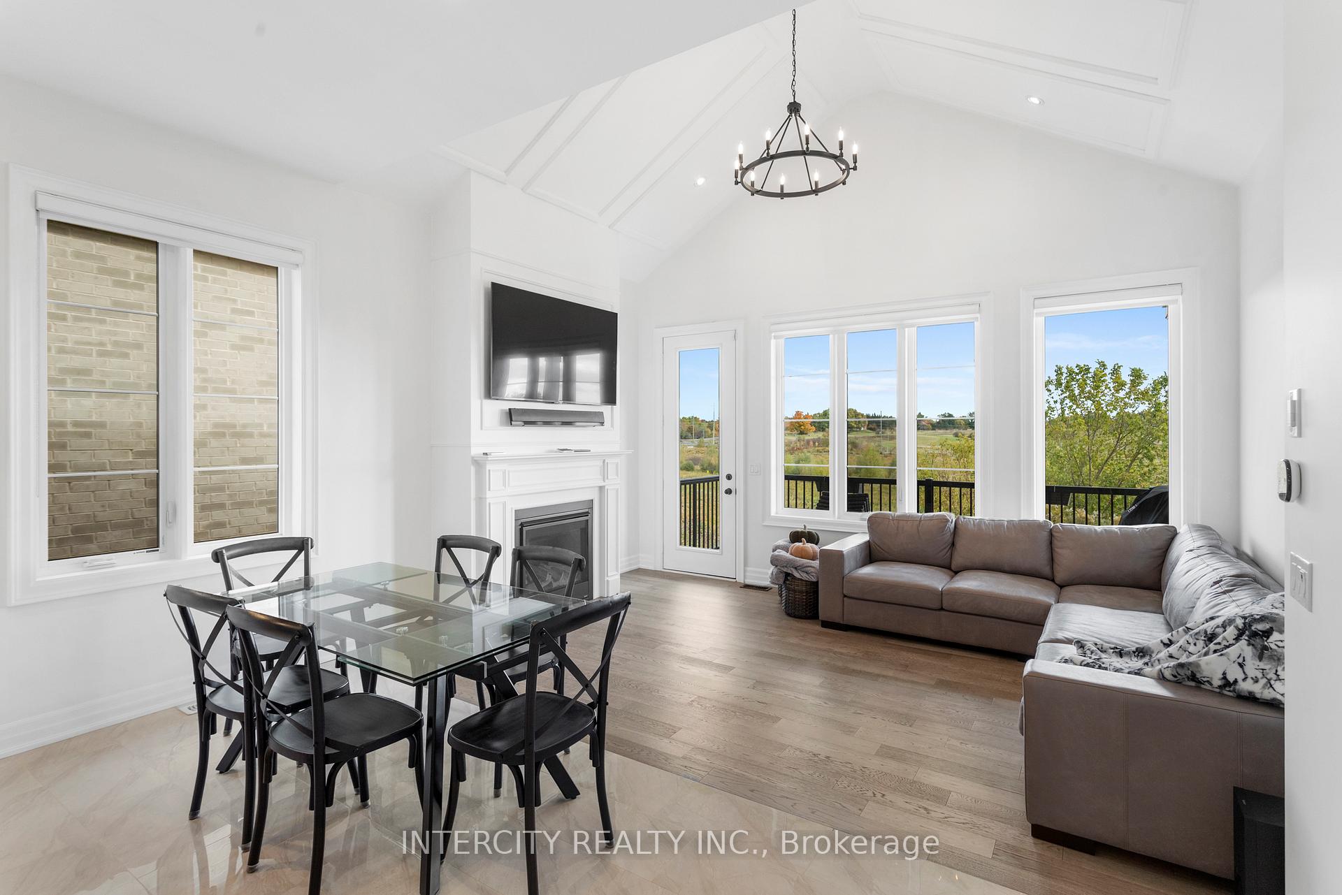 Photo 10 of 579 Kleinburg Summit Way, Vaughan, Kleinburg — HOMEH