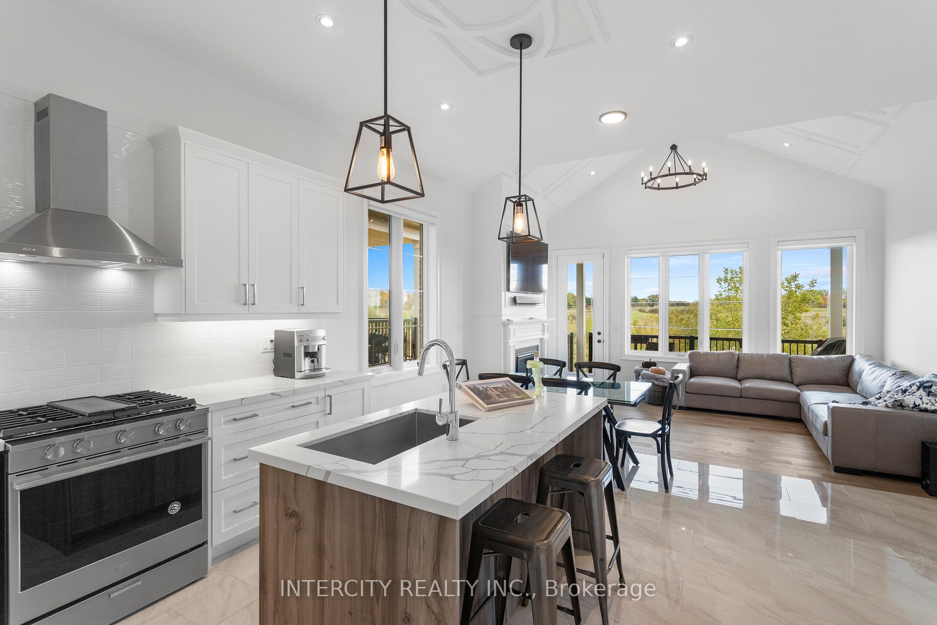 Photo 9 of 579 Kleinburg Summit Way, Vaughan, Kleinburg — HOMEH