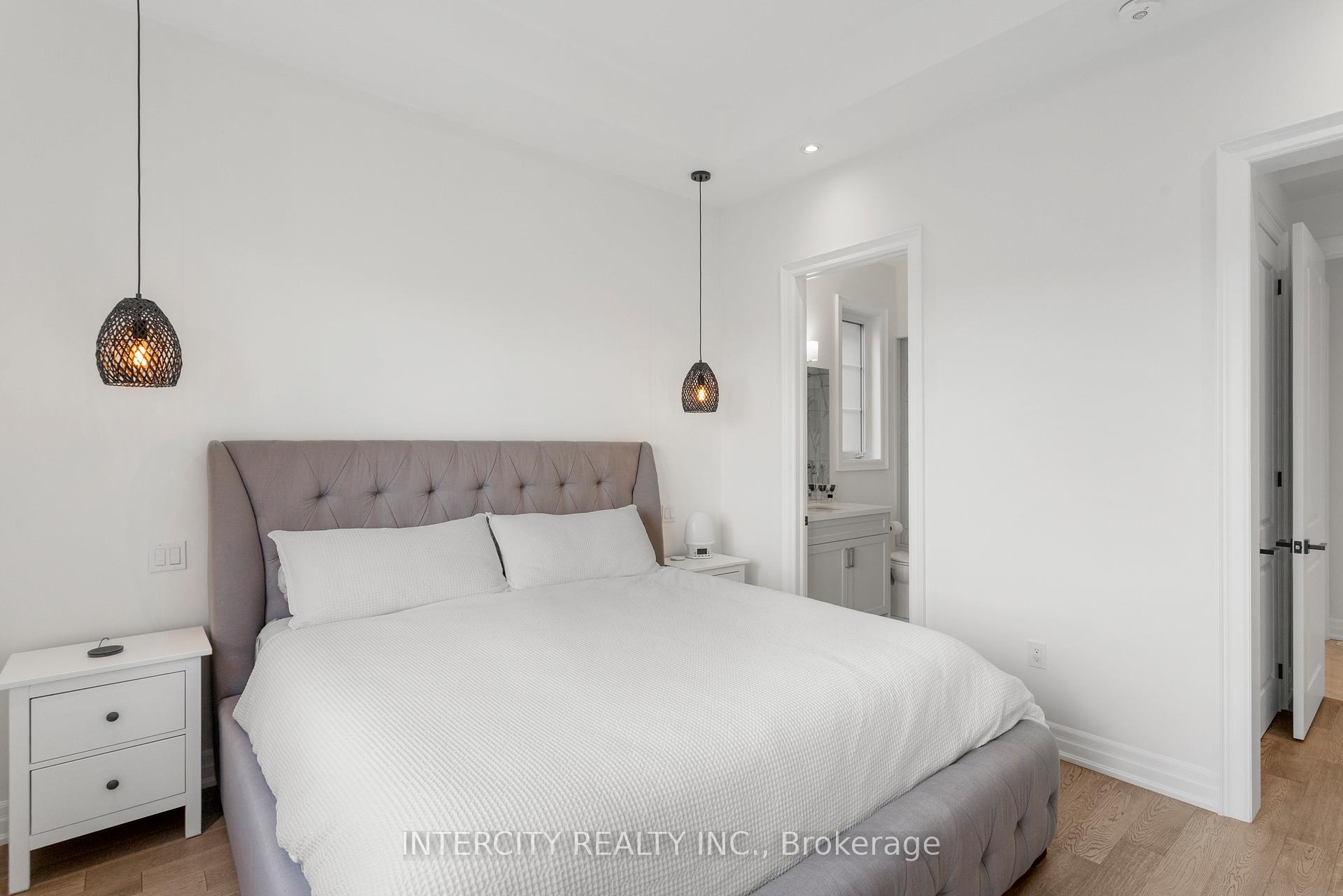 Photo 15 of 579 Kleinburg Summit Way, Vaughan, Kleinburg — HOMEH