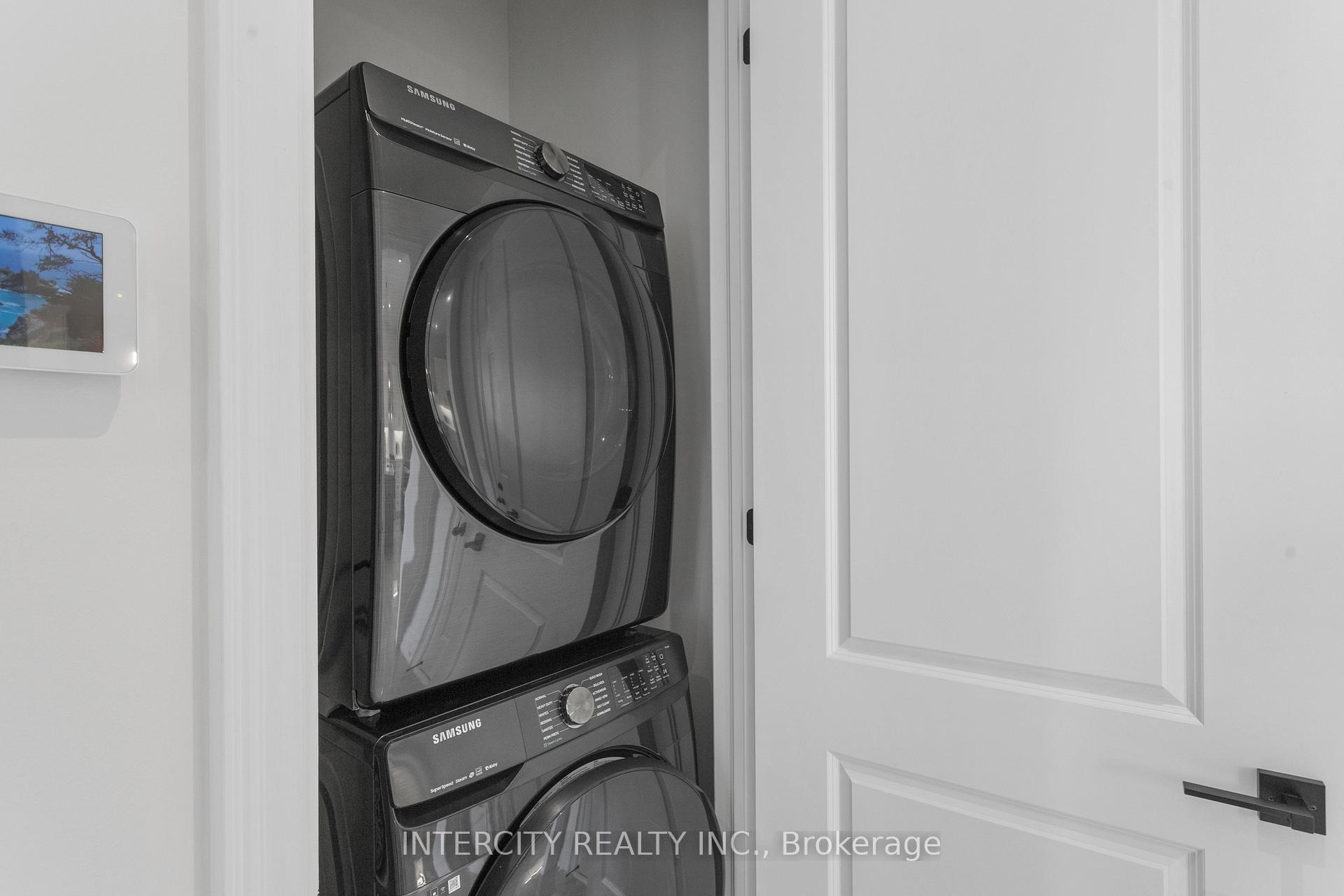 Photo 18 of 579 Kleinburg Summit Way, Vaughan, Kleinburg — HOMEH