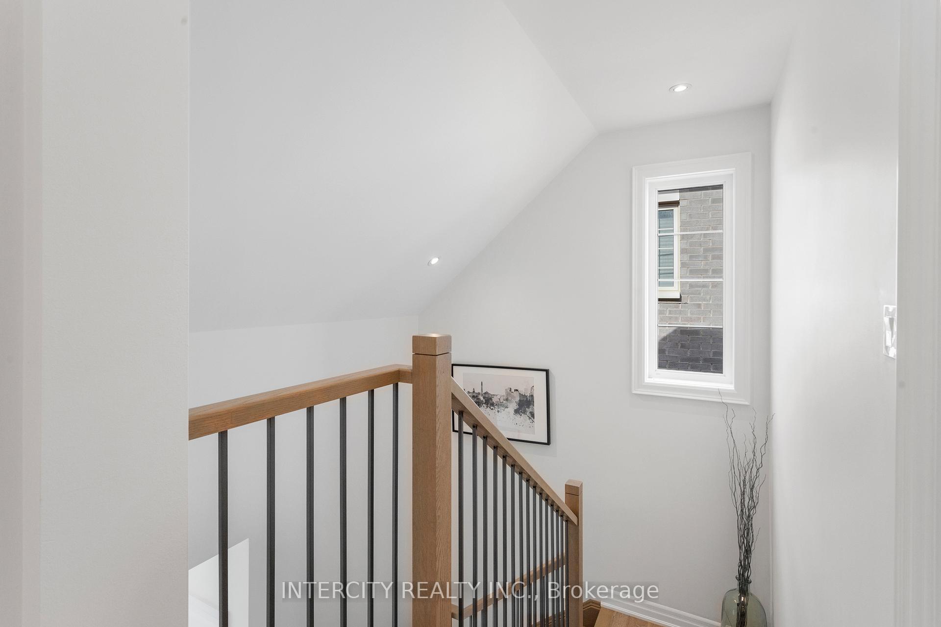 Photo 21 of 579 Kleinburg Summit Way, Vaughan, Kleinburg — HOMEH