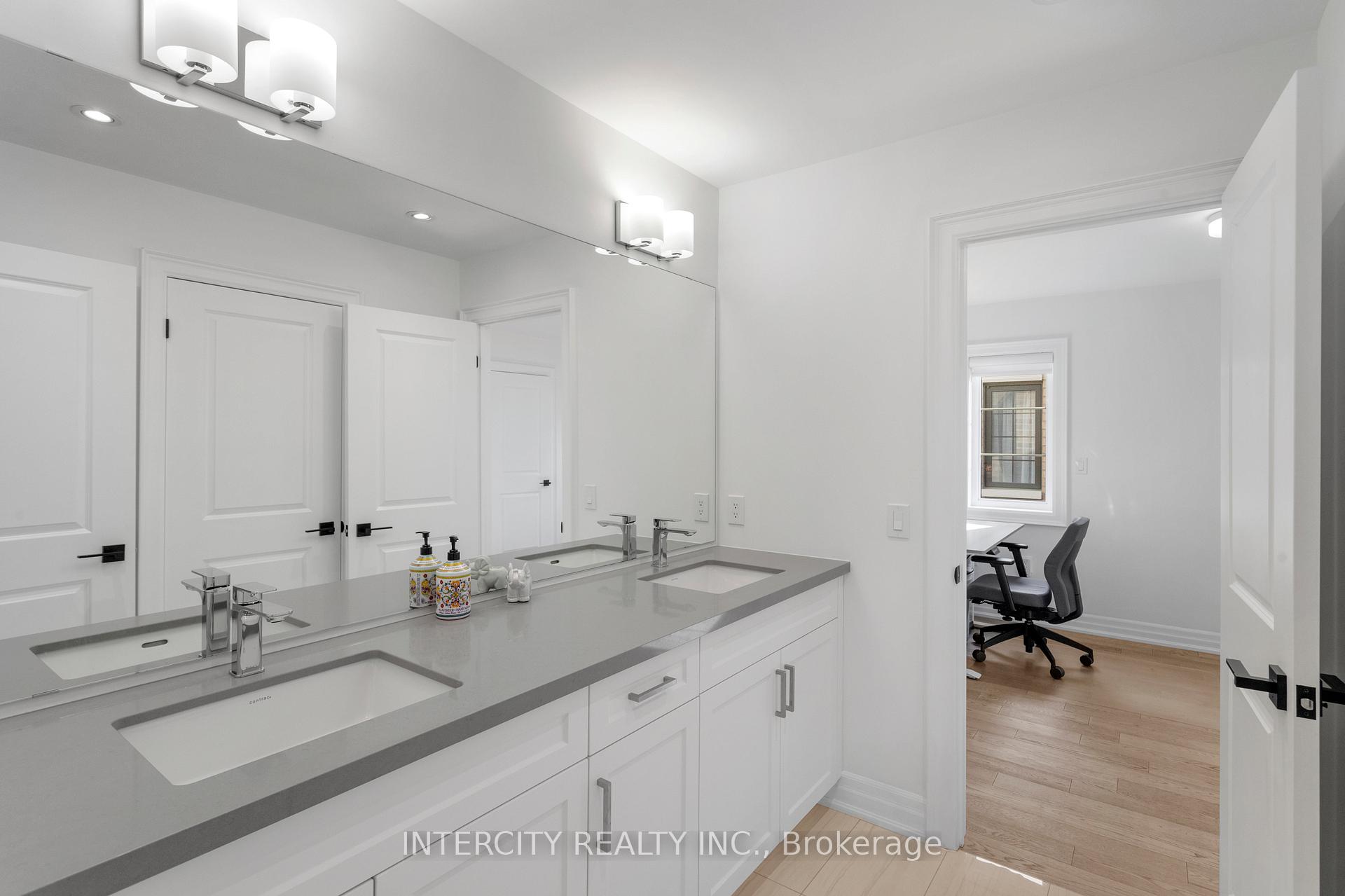 Photo 34 of 579 Kleinburg Summit Way, Vaughan, Kleinburg — HOMEH