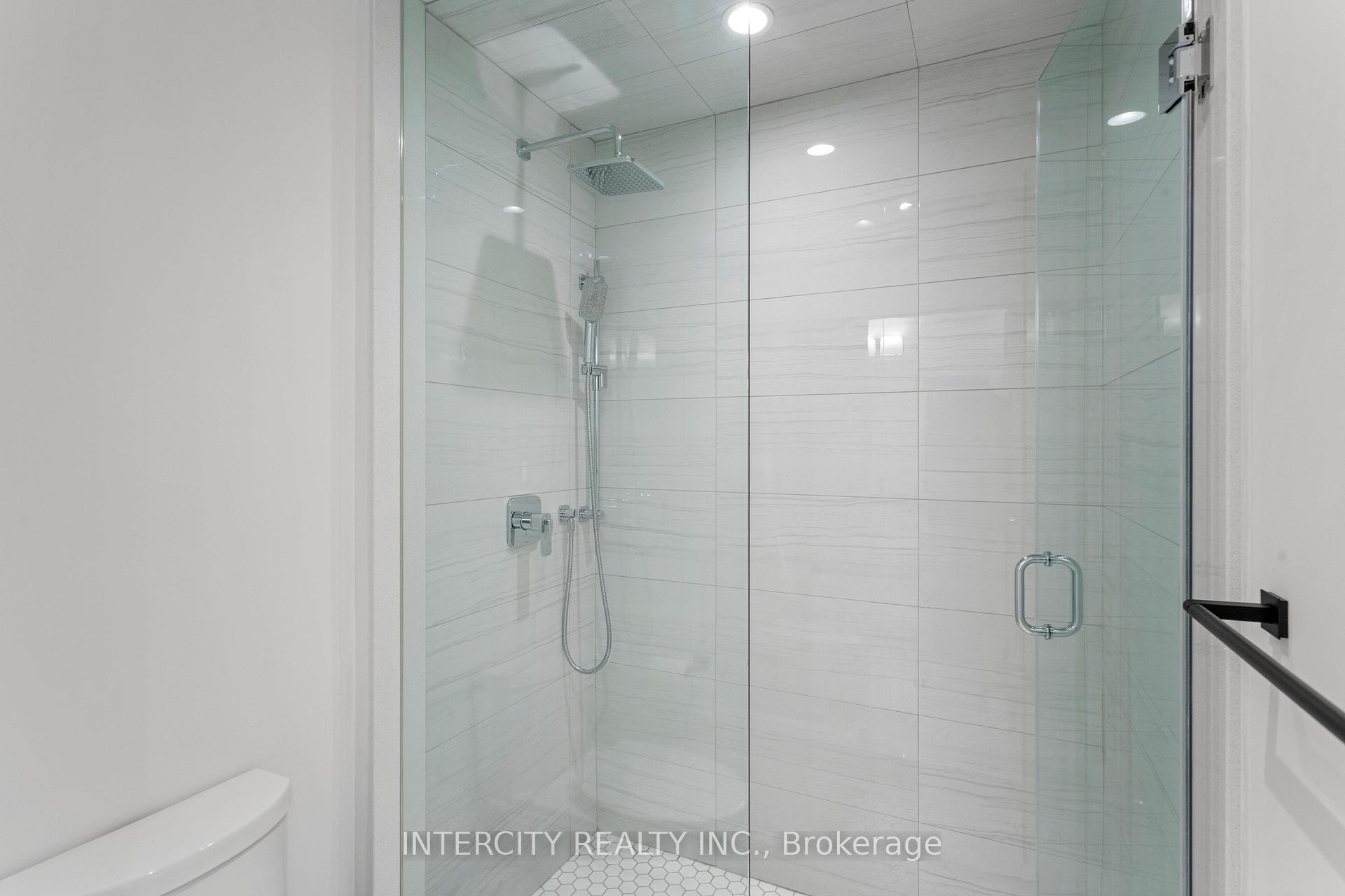 Photo 23 of 579 Kleinburg Summit Way, Vaughan, Kleinburg — HOMEH