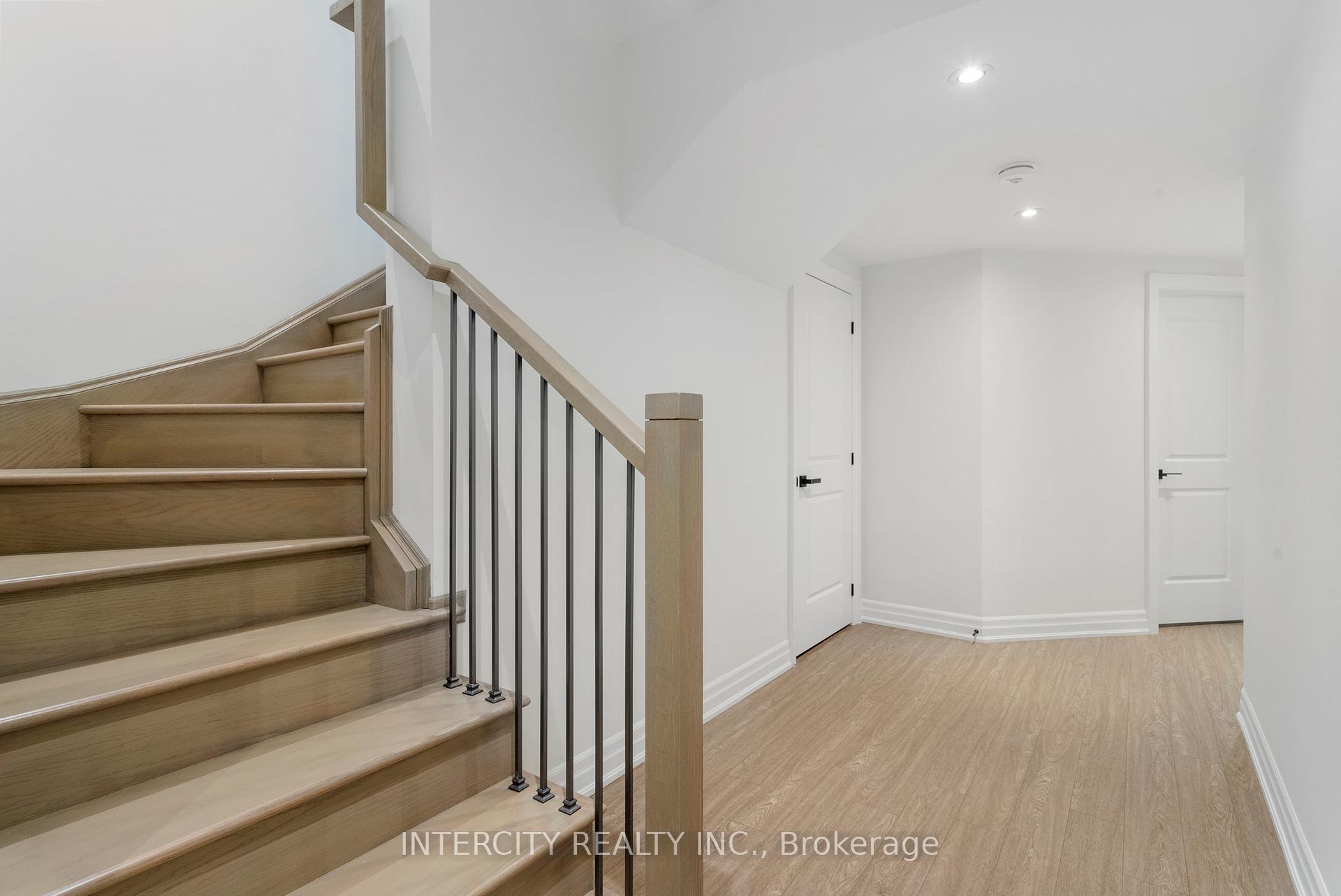 Photo 27 of 579 Kleinburg Summit Way, Vaughan, Kleinburg — HOMEH