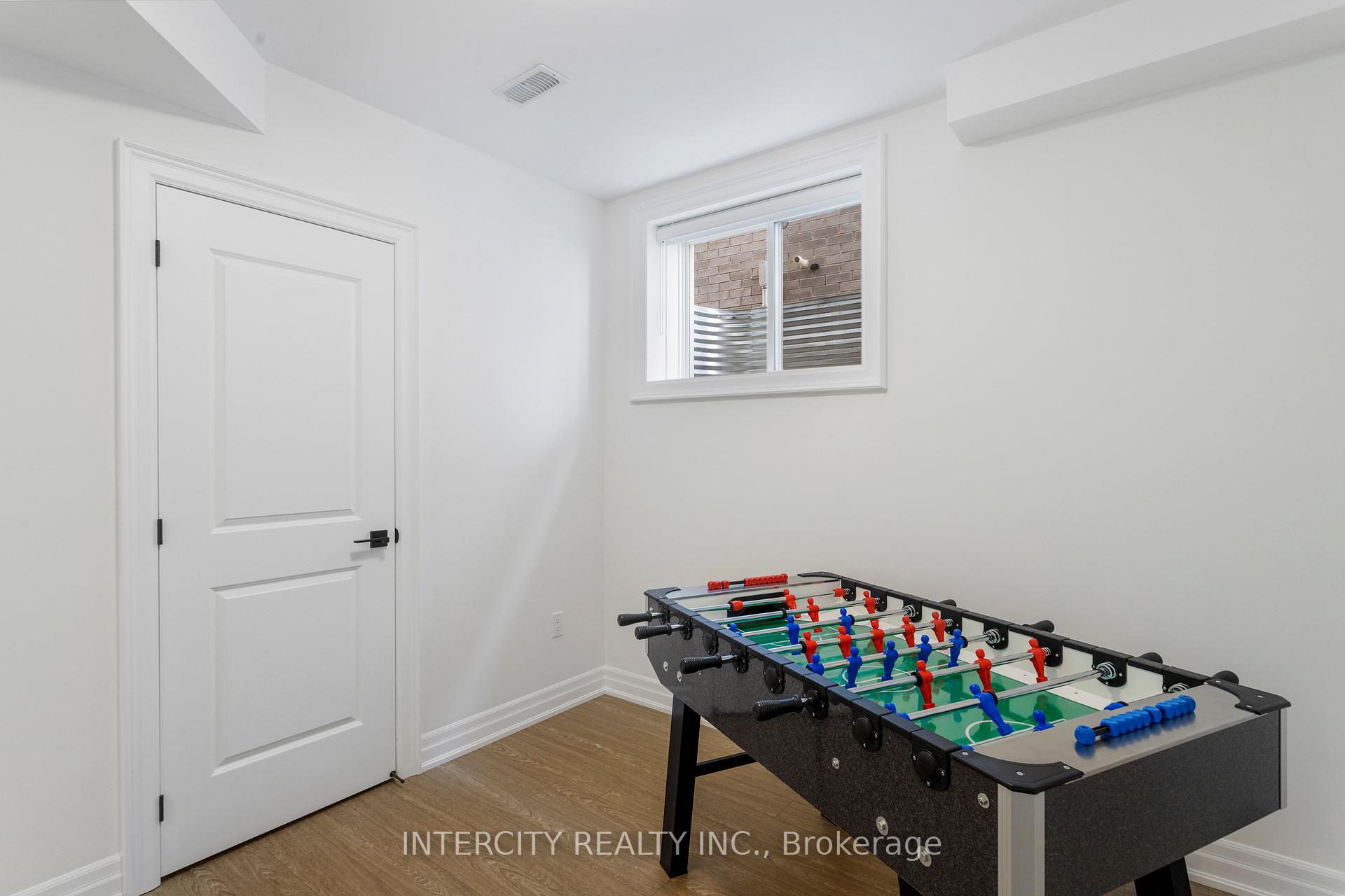 Photo 33 of 579 Kleinburg Summit Way, Vaughan, Kleinburg — HOMEH