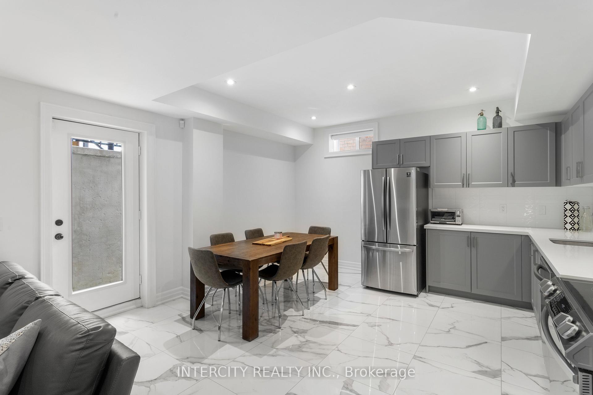Photo 26 of 579 Kleinburg Summit Way, Vaughan, Kleinburg — HOMEH