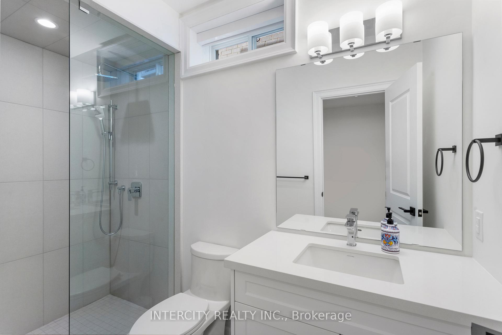Photo 30 of 579 Kleinburg Summit Way, Vaughan, Kleinburg — HOMEH