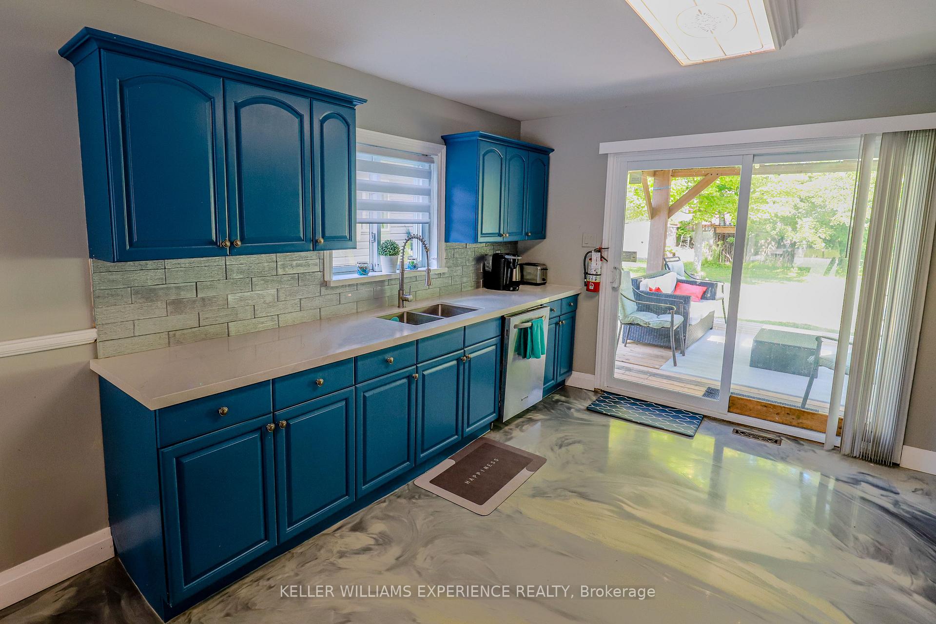 Photo 7 of 53 38th Street N, Wasaga Beach — HOMEH