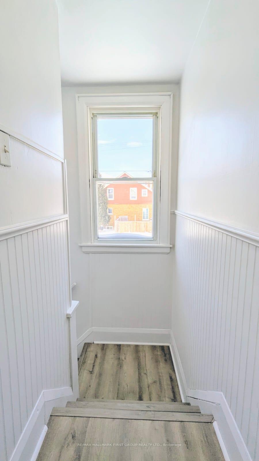Photo 8 of Unit Upper Level, 330 Adelaide Avenue E, Oshawa, O'Neill — HOMEH