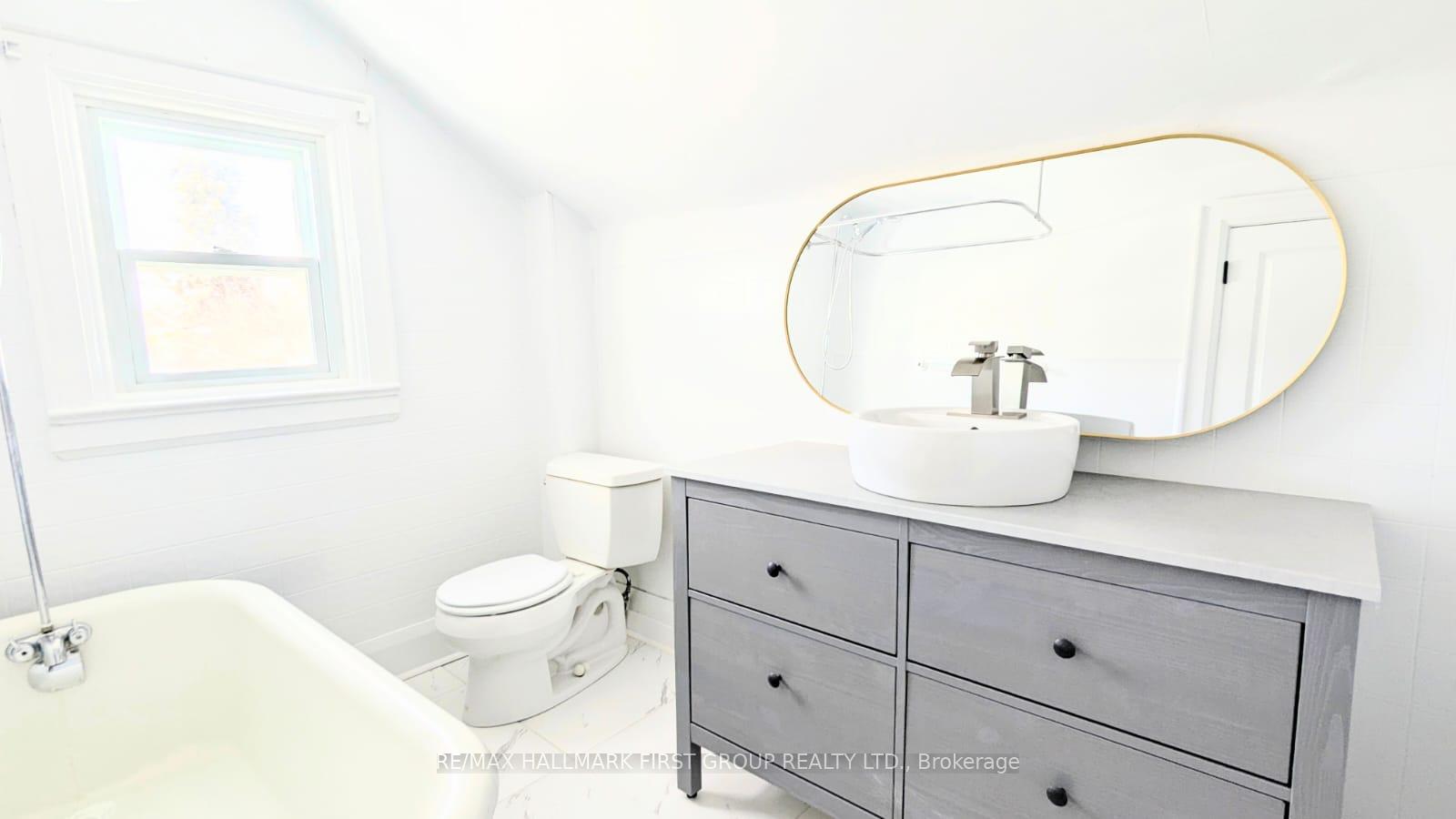 Photo 6 of Unit Upper Level, 330 Adelaide Avenue E, Oshawa, O'Neill — HOMEH