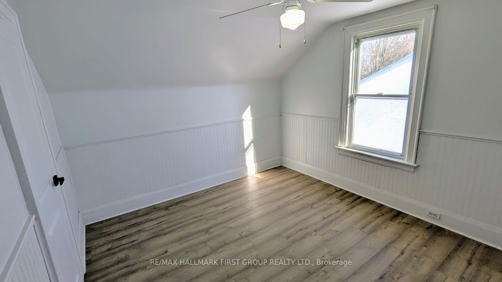 Photo 12 of Unit Upper Level, 330 Adelaide Avenue E, Oshawa, O'Neill — HOMEH