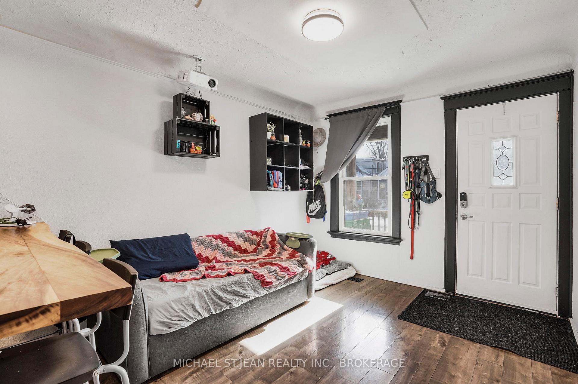 Photo 5 of 177 Mcanulty Boulevard, Hamilton, Crown Point — HOMEH