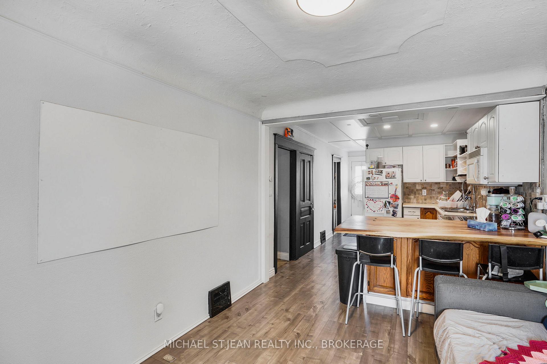 Photo 2 of 177 Mcanulty Boulevard, Hamilton, Crown Point — HOMEH