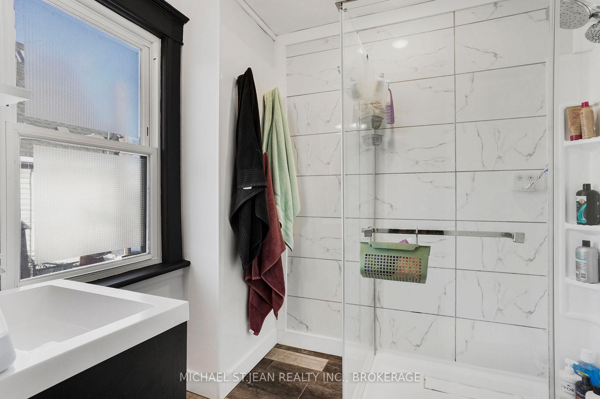 Photo 16 of 177 Mcanulty Boulevard, Hamilton, Crown Point — HOMEH