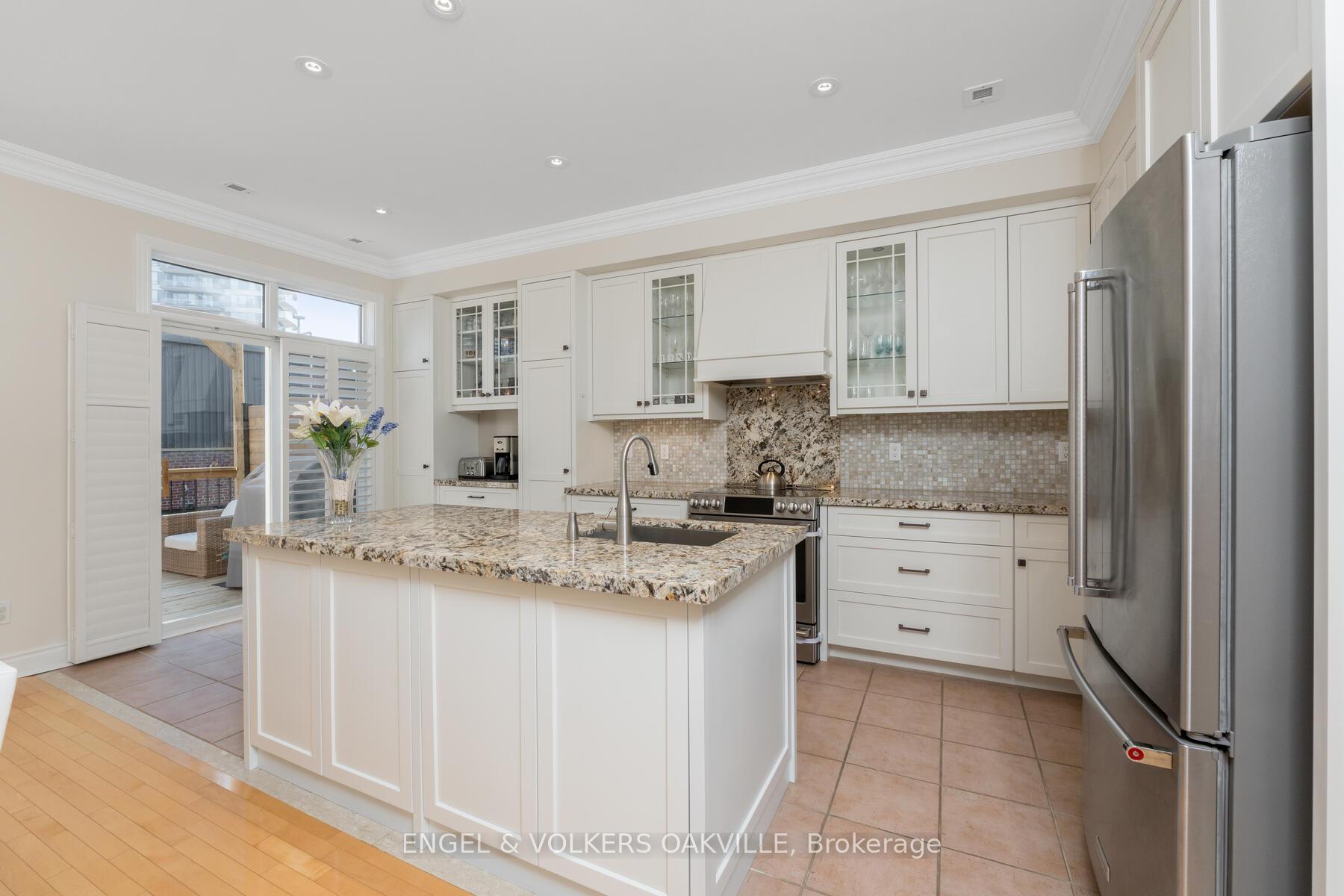 Photo 6 of 49 Yachters Lane, Etobicoke, Mimico — HOMEH