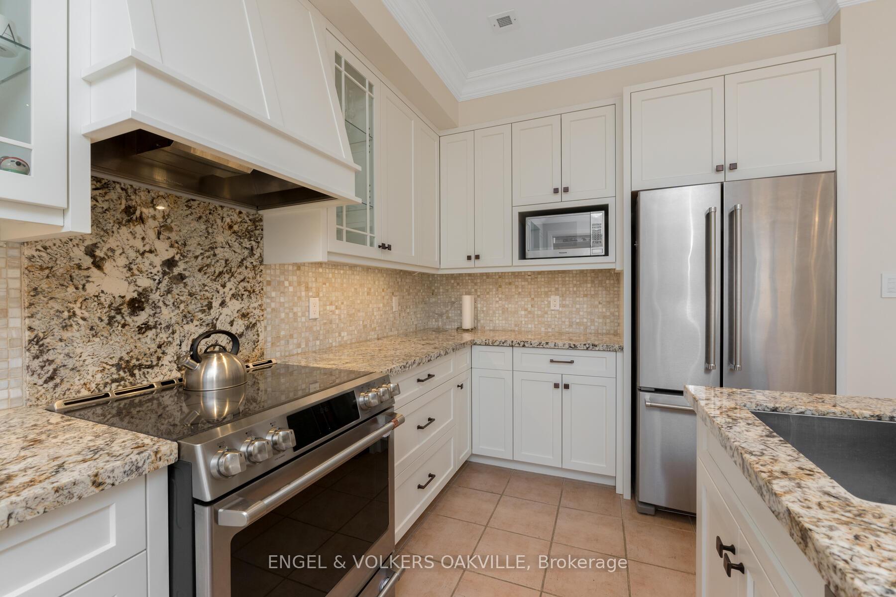 Photo 7 of 49 Yachters Lane, Etobicoke, Mimico — HOMEH