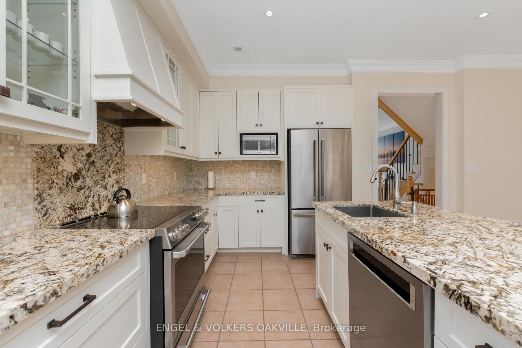 Photo 12 of 49 Yachters Lane, Etobicoke, Mimico — HOMEH
