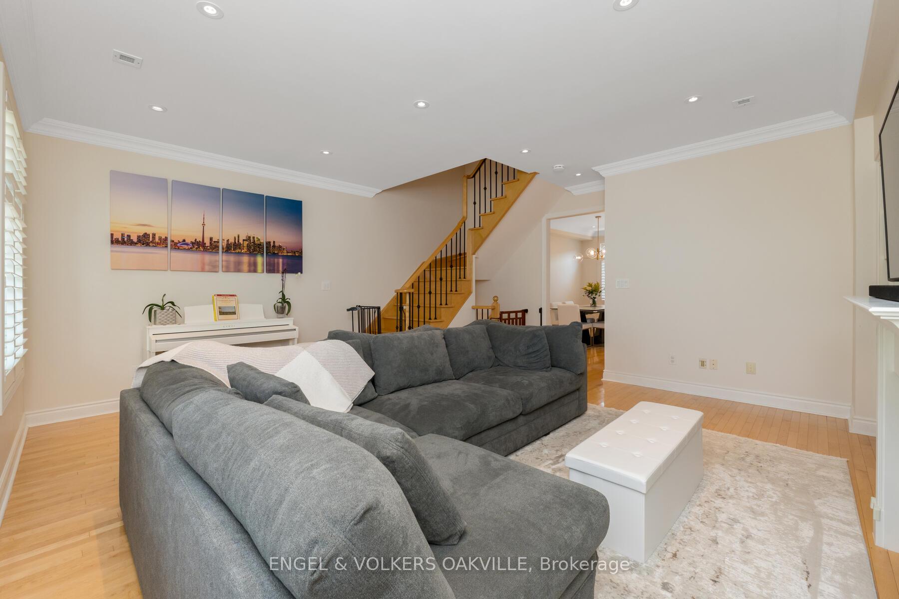 Photo 19 of 49 Yachters Lane, Etobicoke, Mimico — HOMEH