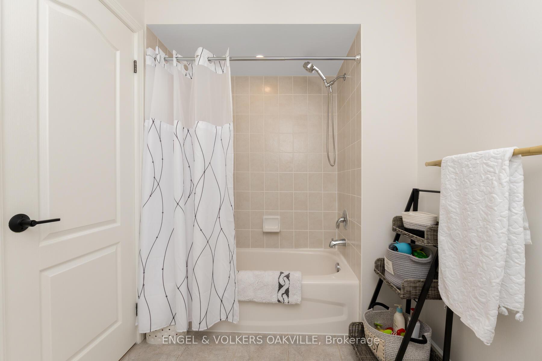 Photo 16 of 49 Yachters Lane, Etobicoke, Mimico — HOMEH