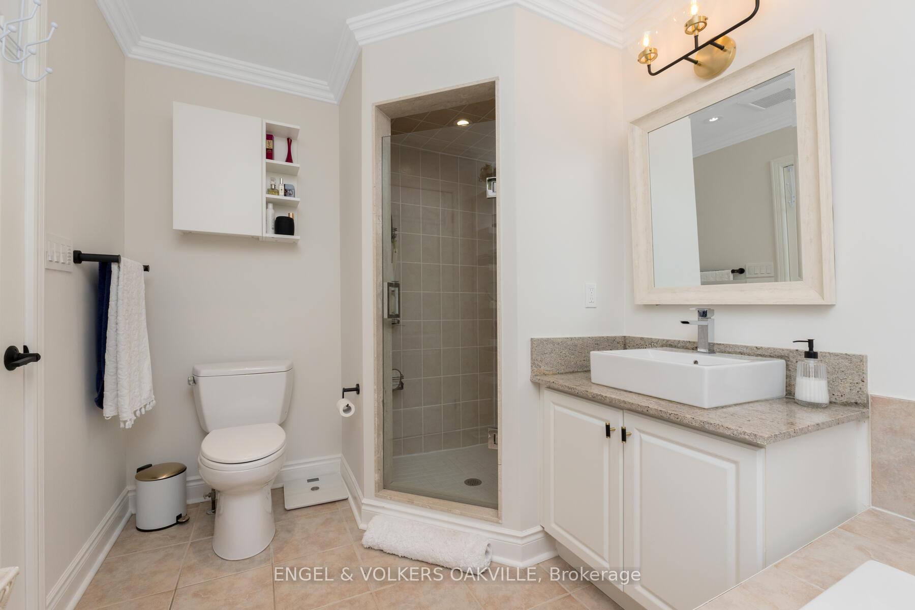Photo 25 of 49 Yachters Lane, Etobicoke, Mimico — HOMEH