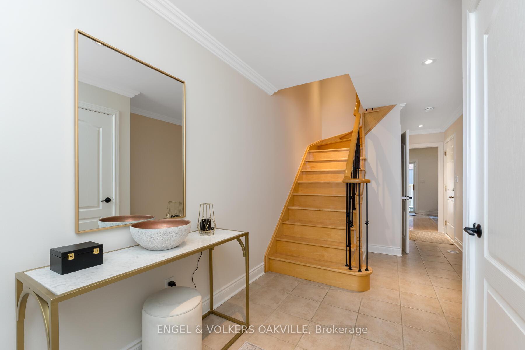 Photo 34 of 49 Yachters Lane, Etobicoke, Mimico — HOMEH