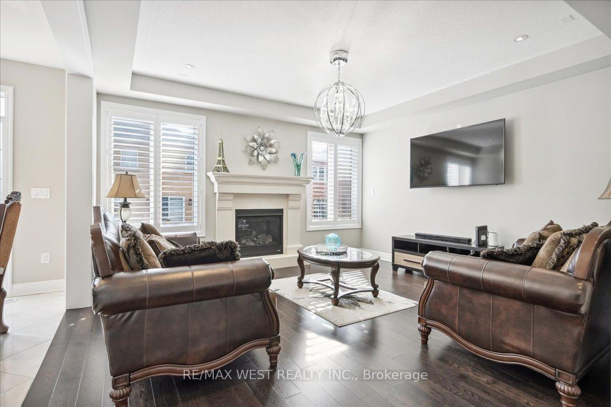 Photo 6 of 137 Stillwater Crescent, Hamilton, Waterdown — HOMEH