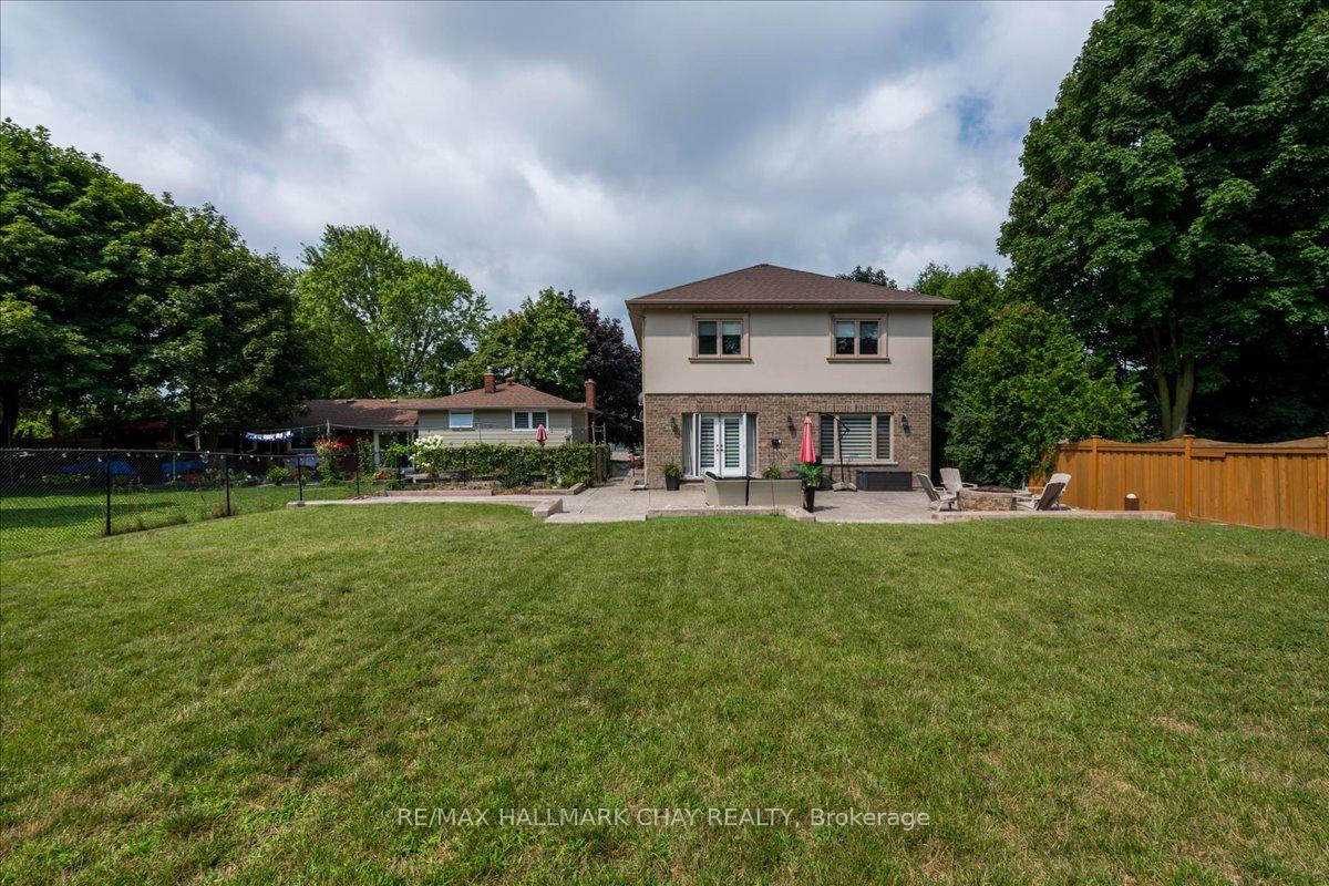 Photo 27 of 49 Hamilton Drive, Newmarket, Huron Heights-Leslie Valley — HOMEH
