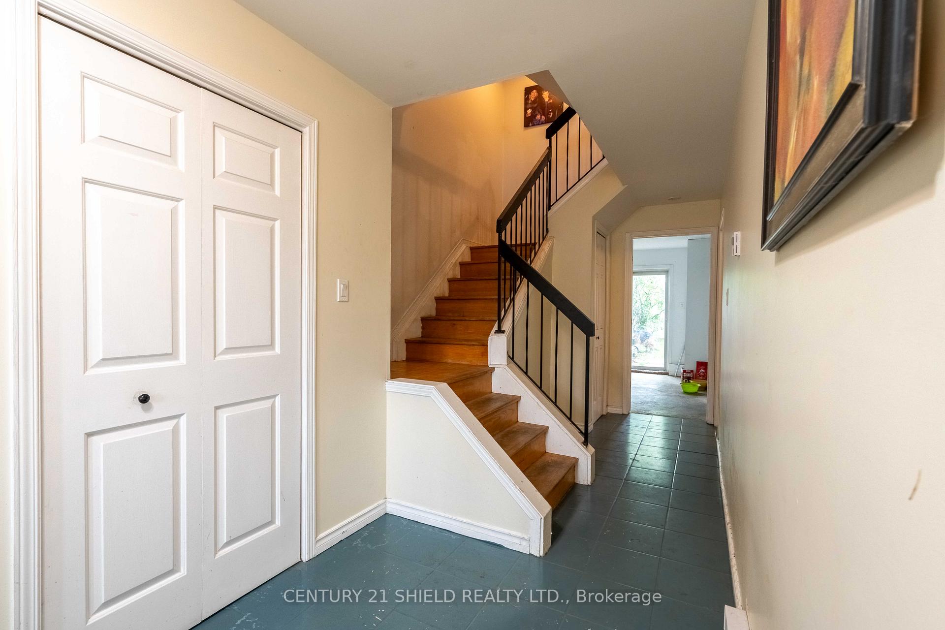 Photo 2 of 1707 Donald Avenue, Cornwall — HOMEH