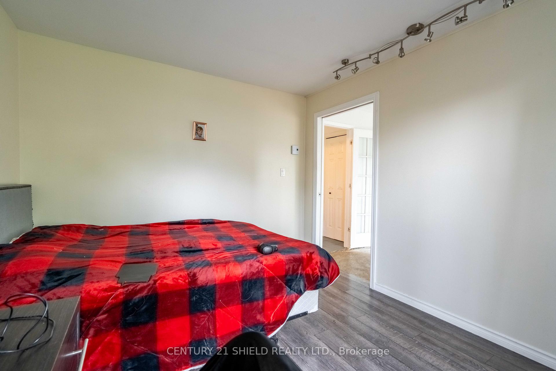 Photo 8 of 1707 Donald Avenue, Cornwall — HOMEH