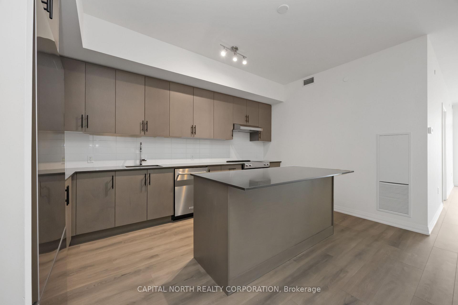 Photo 3 of Unit 614, 8960 Jane Street, Vaughan, Vellore Village — HOMEH