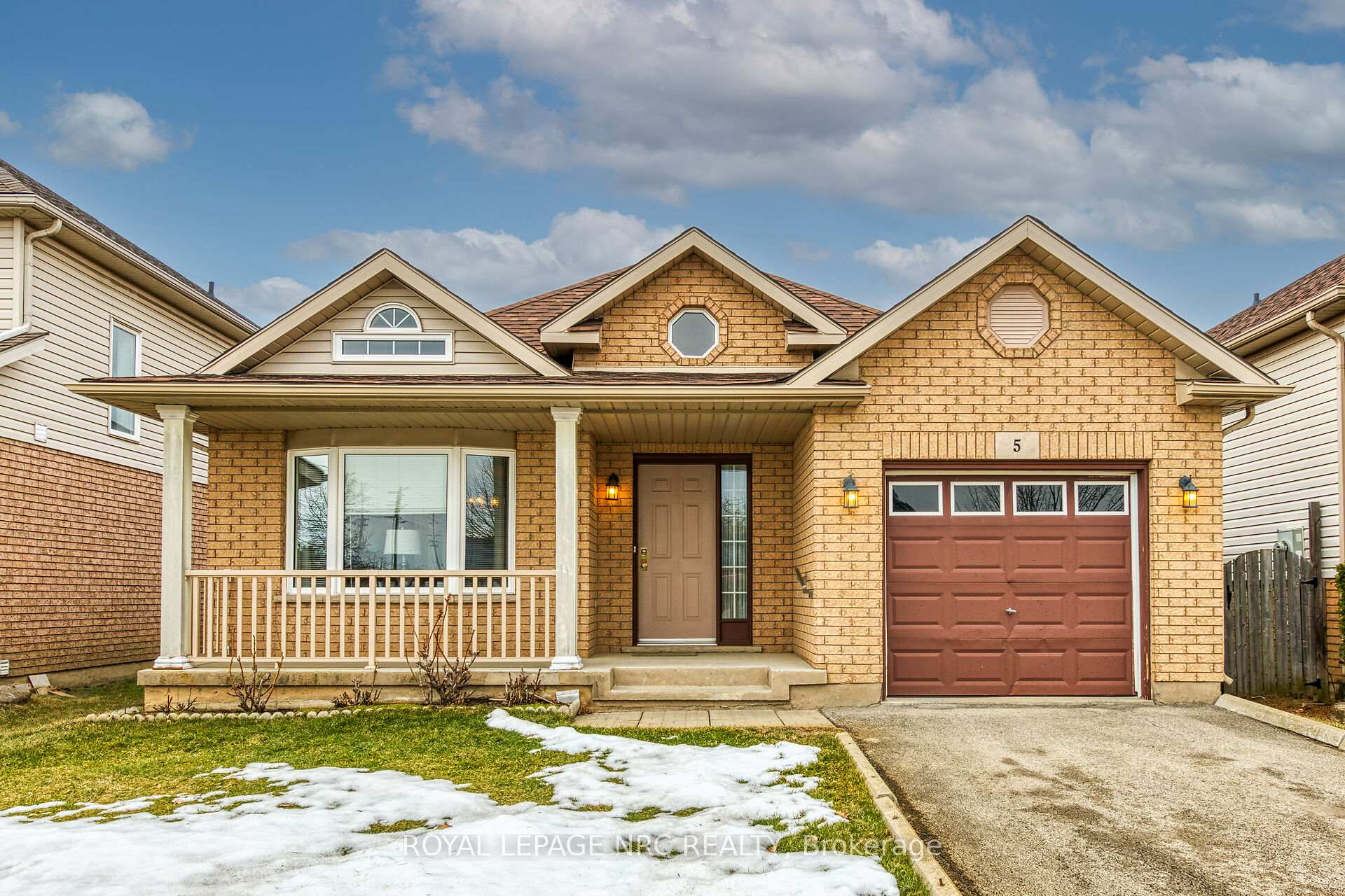 Photo 1 of 5 Macturnbull Drive, St. Catharines, Rykert/Vansickle — HOMEH