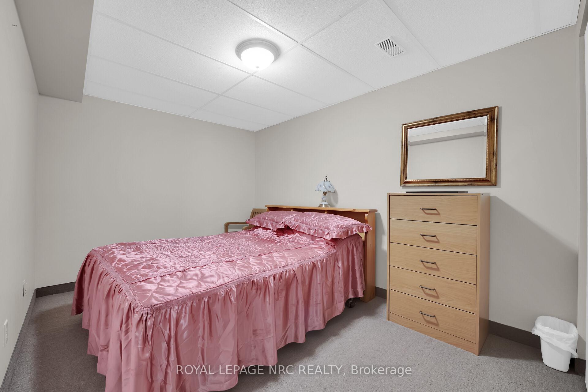 Photo 31 of 5 Macturnbull Drive, St. Catharines, Rykert/Vansickle — HOMEH