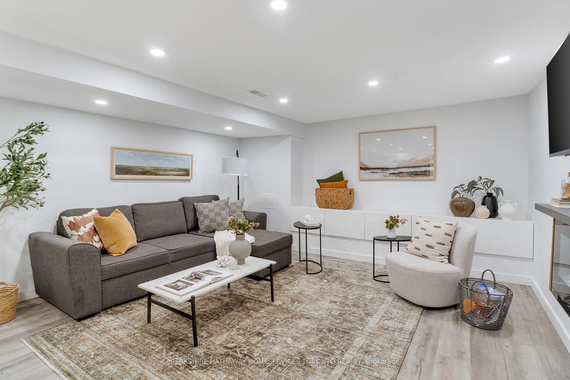 Photo 18 of 297 Bain Avenue, Toronto, Blake-Jones — HOMEH