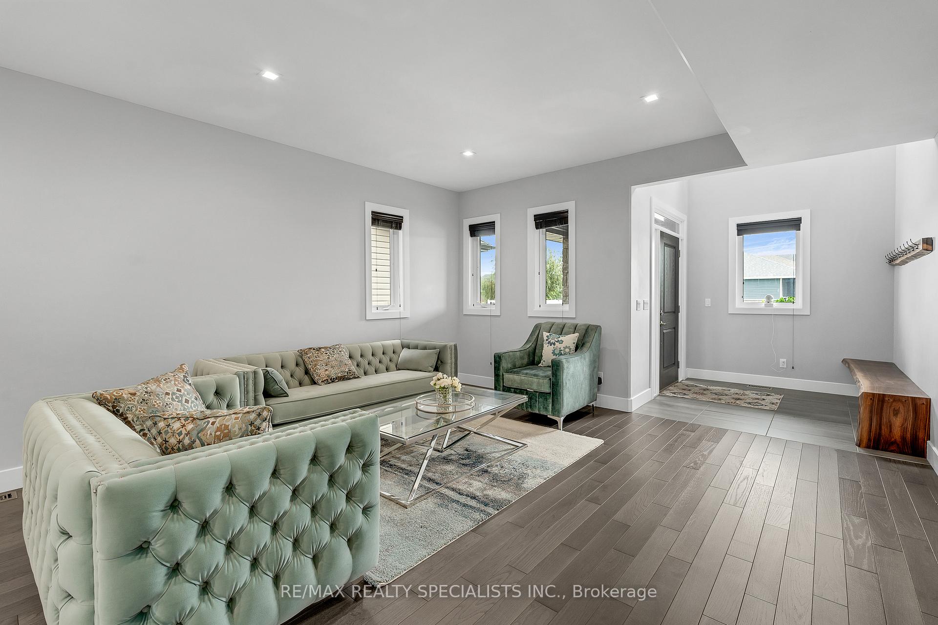 Photo 11 of 248 Summer Street, Windsor — HOMEH