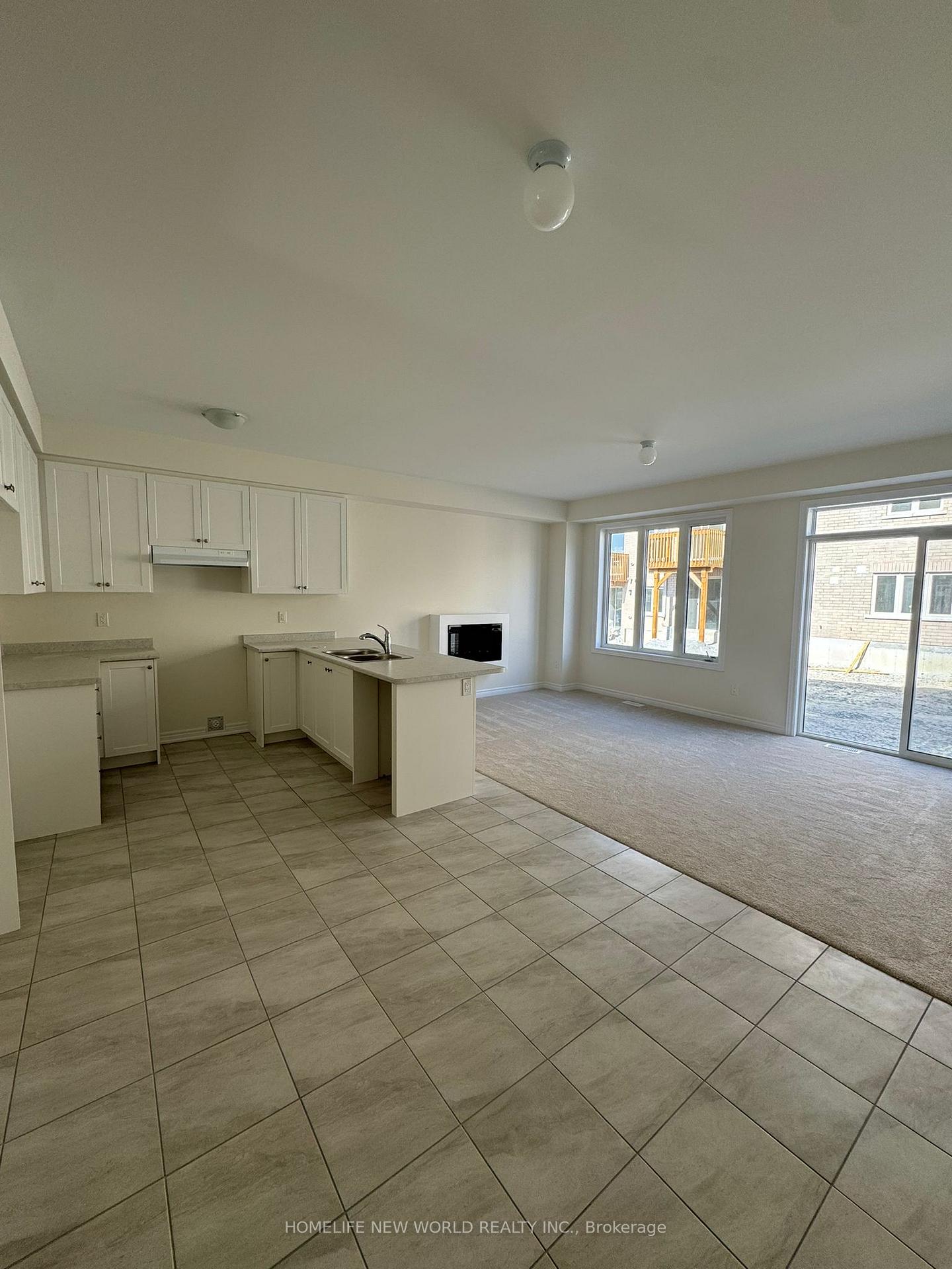 Photo 4 of 1008 Crowsnest Hollow, Pickering, Rural Pickering — HOMEH