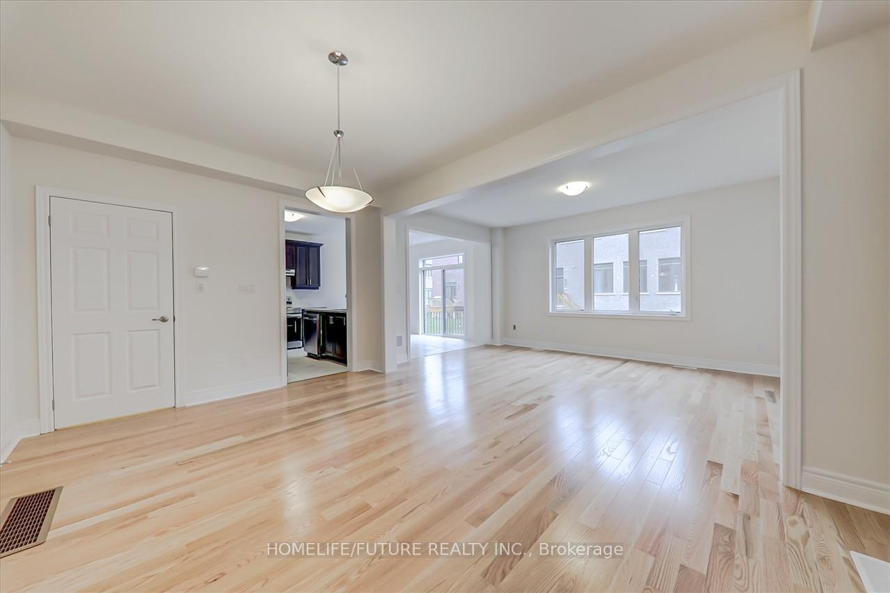 Photo 5 of 6 Yarl Drive, Markham, Middlefield — HOMEH