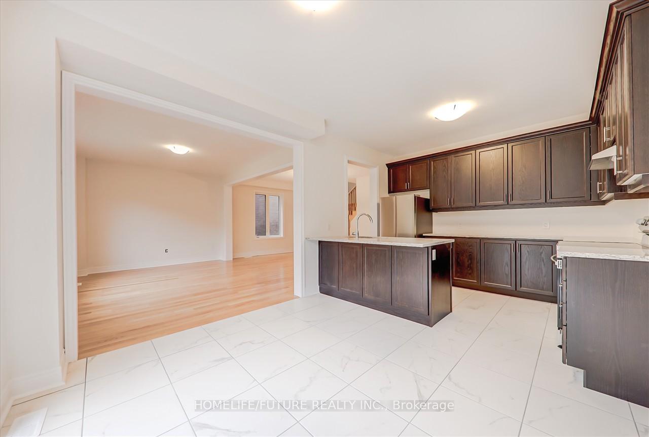 Photo 10 of 6 Yarl Drive, Markham, Middlefield — HOMEH