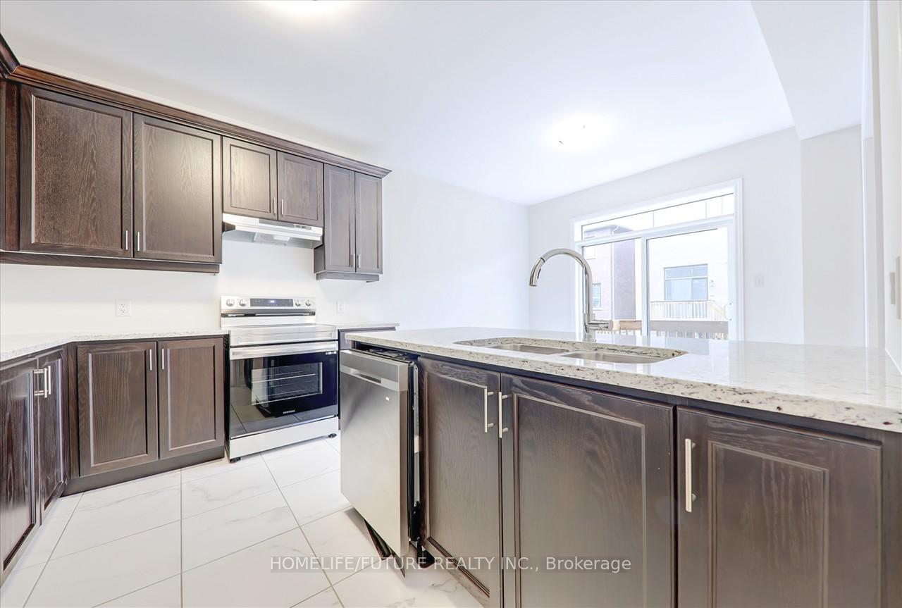 Photo 16 of 6 Yarl Drive, Markham, Middlefield — HOMEH