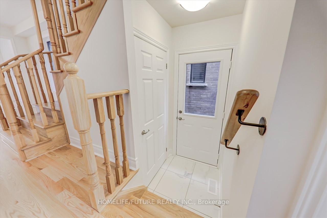 Photo 35 of 6 Yarl Drive, Markham, Middlefield — HOMEH