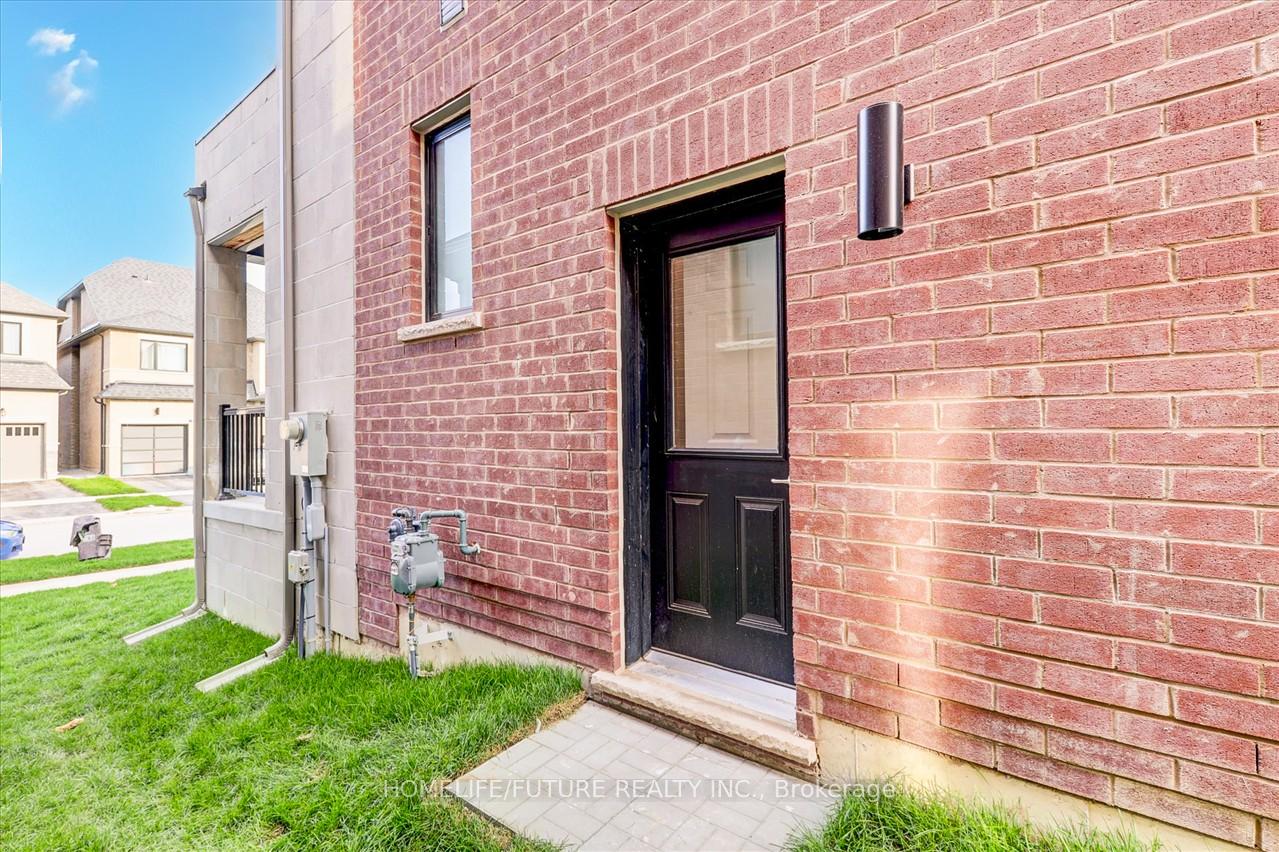Photo 32 of 6 Yarl Drive, Markham, Middlefield — HOMEH