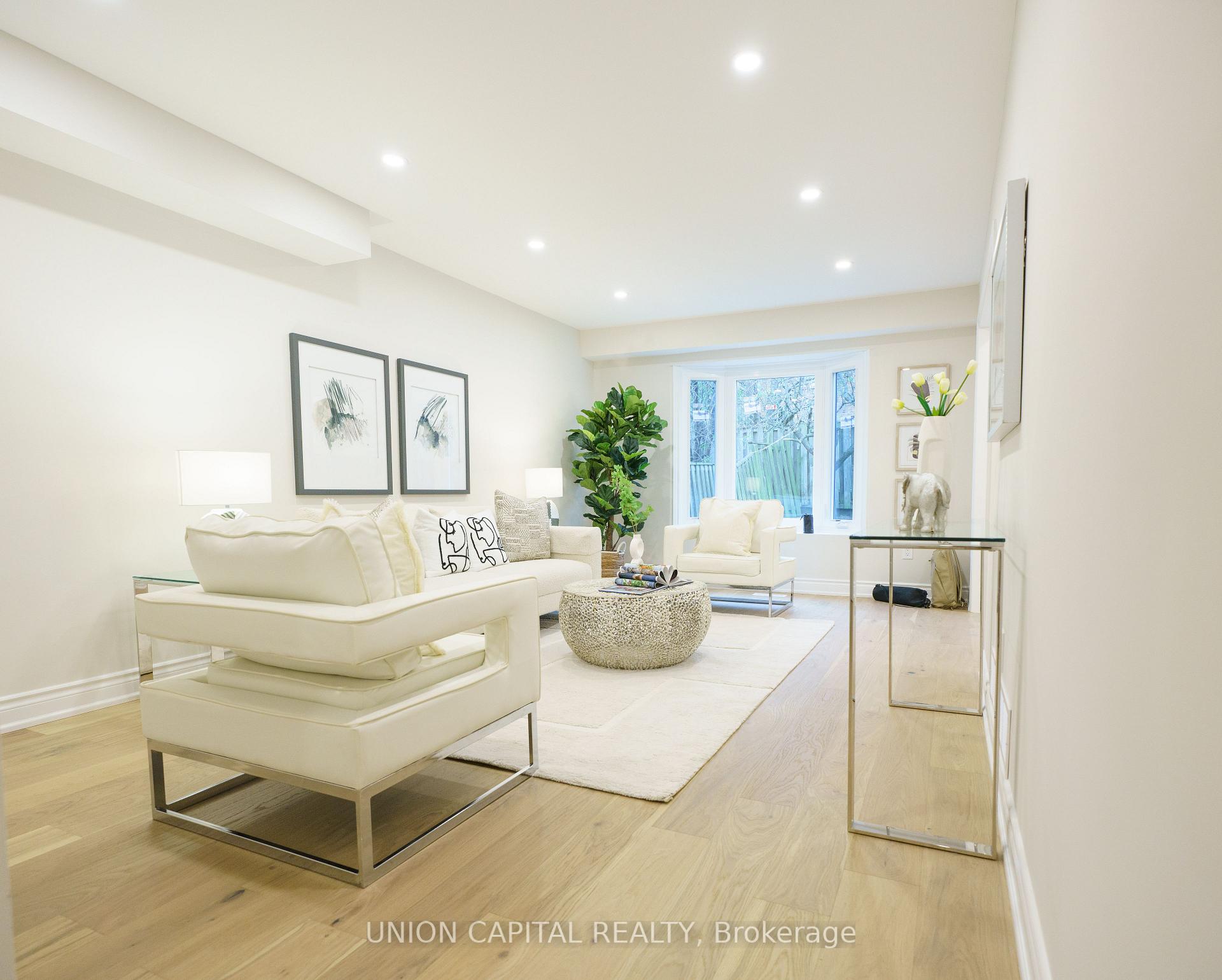 Photo 11 of 163 Joanna Crescent, Vaughan, Crestwood-Springfarm-Yorkhill — HOMEH