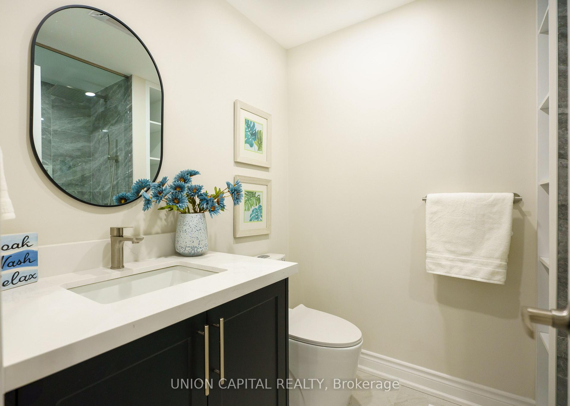 Photo 3 of 163 Joanna Crescent, Vaughan, Crestwood-Springfarm-Yorkhill — HOMEH