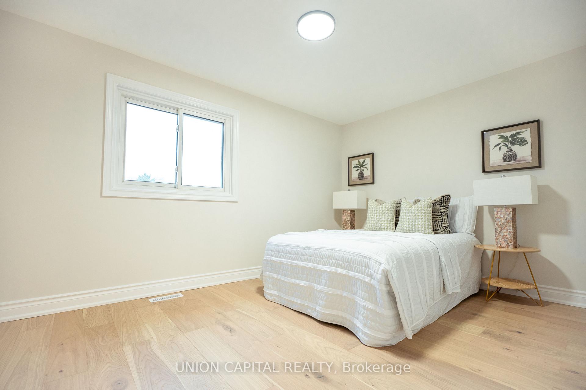 Photo 9 of 163 Joanna Crescent, Vaughan, Crestwood-Springfarm-Yorkhill — HOMEH