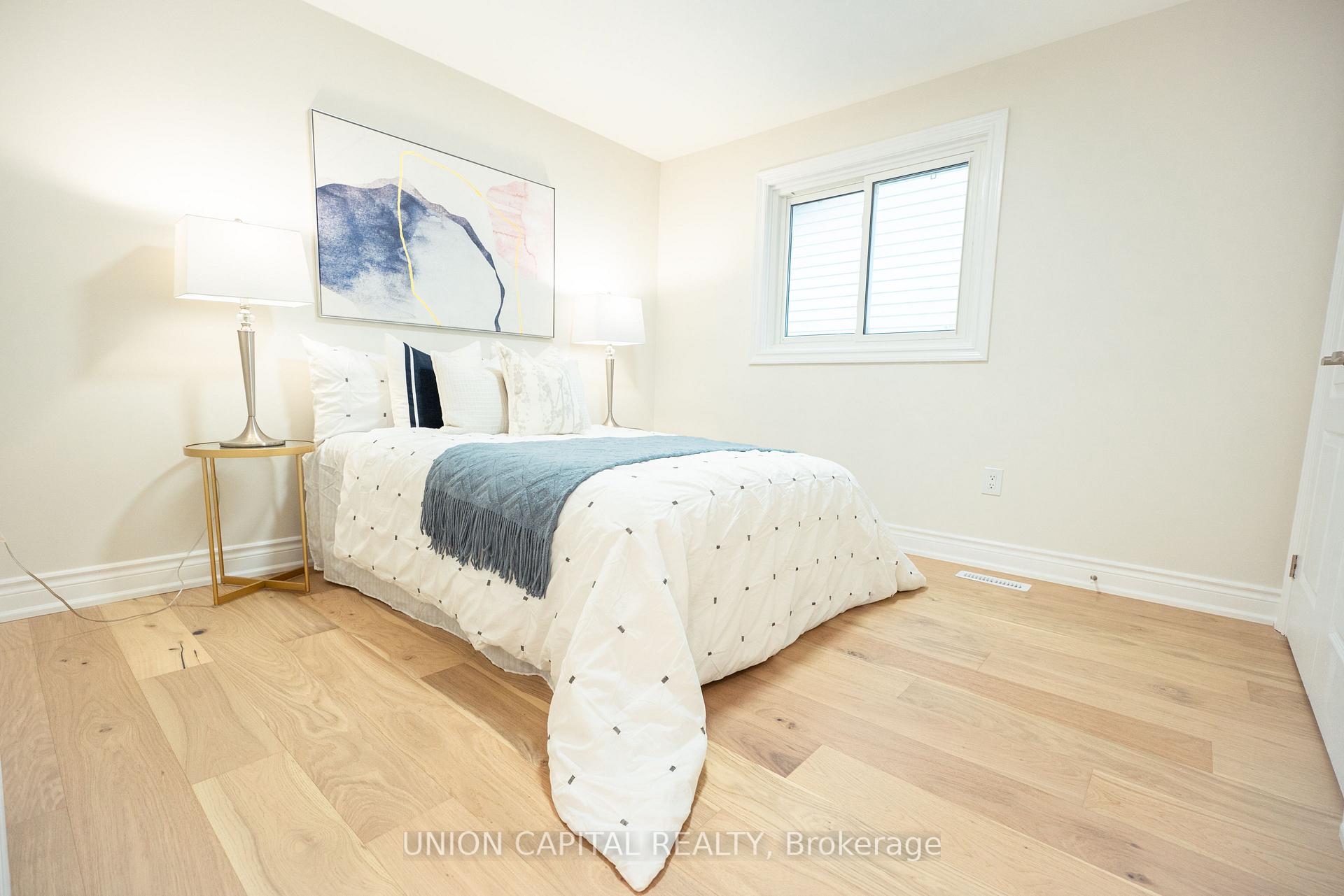 Photo 12 of 163 Joanna Crescent, Vaughan, Crestwood-Springfarm-Yorkhill — HOMEH