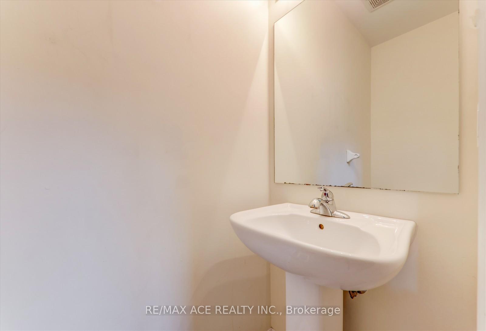 Photo 4 of 1566 Dusty Drive, Pickering, Duffin Heights — HOMEH