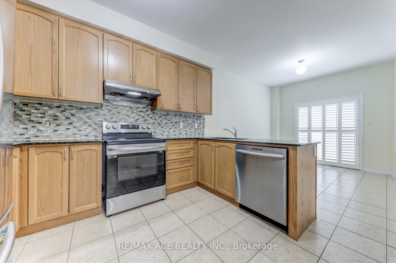 Photo 16 of 1566 Dusty Drive, Pickering, Duffin Heights — HOMEH