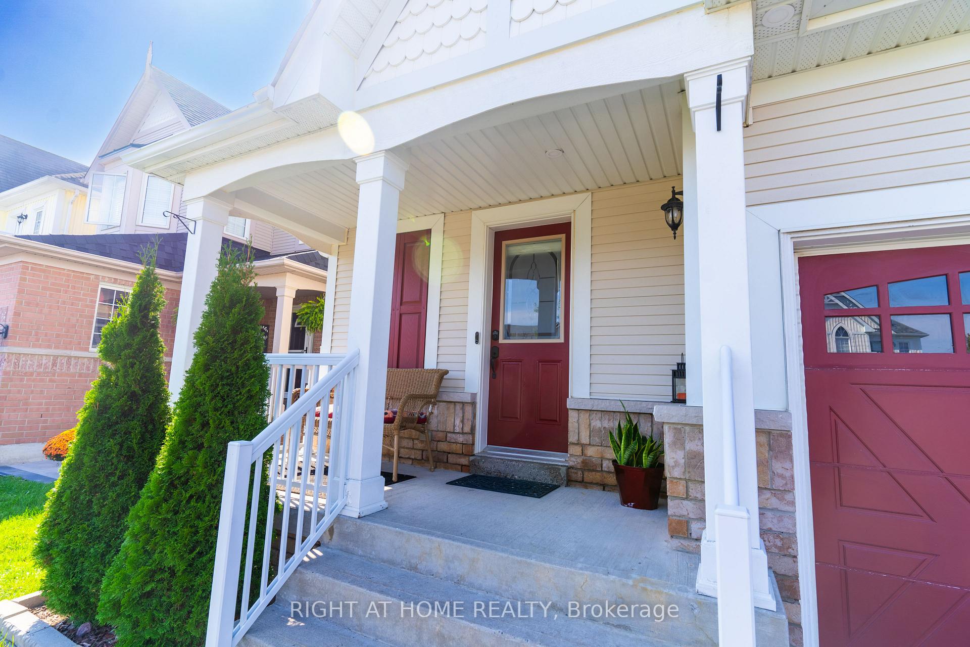 Photo 2 of 150 Argent Street, Clarington, Bowmanville — HOMEH