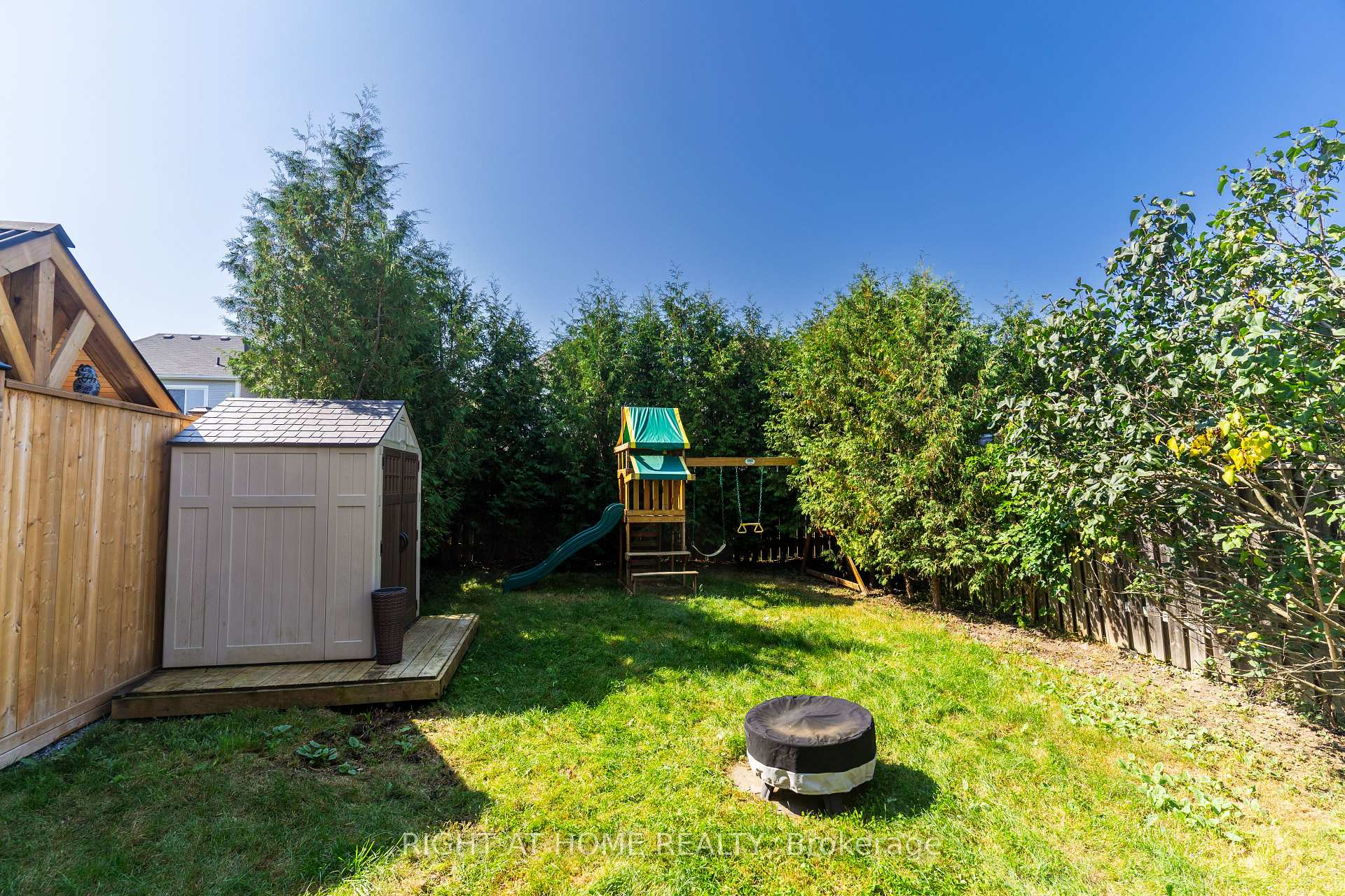 Photo 9 of 150 Argent Street, Clarington, Bowmanville — HOMEH